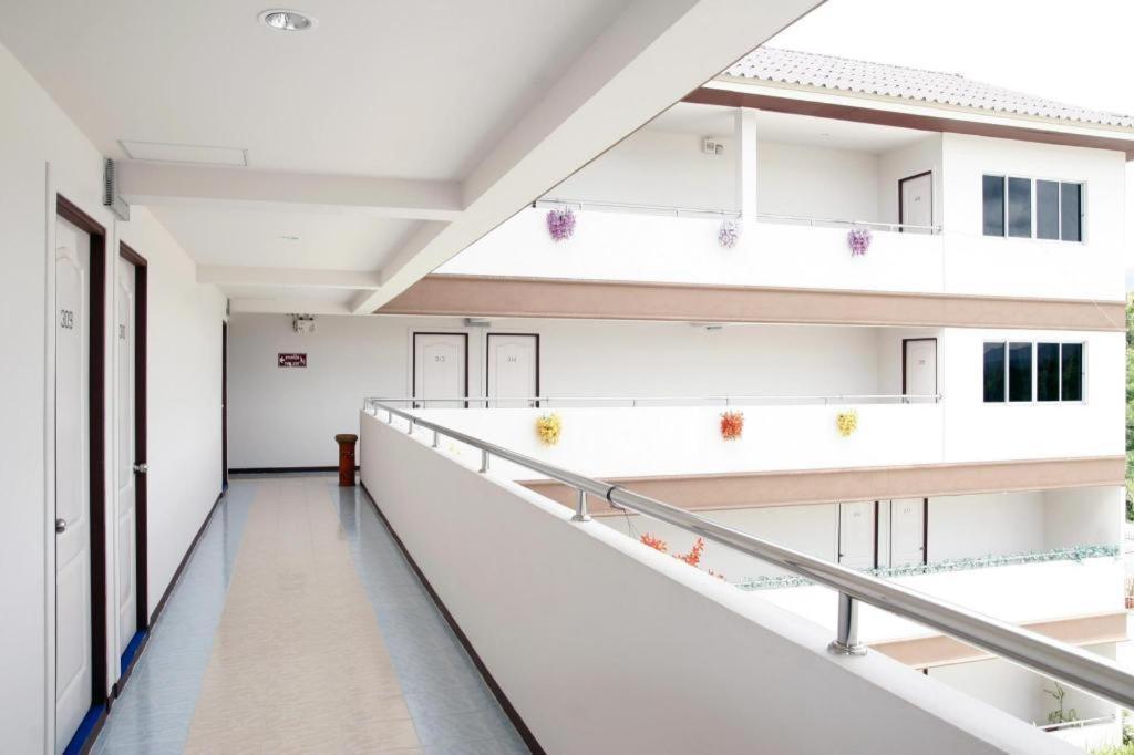 Ratchaphruek 2007 Hotel Chom Thong Ngoại thất bức ảnh