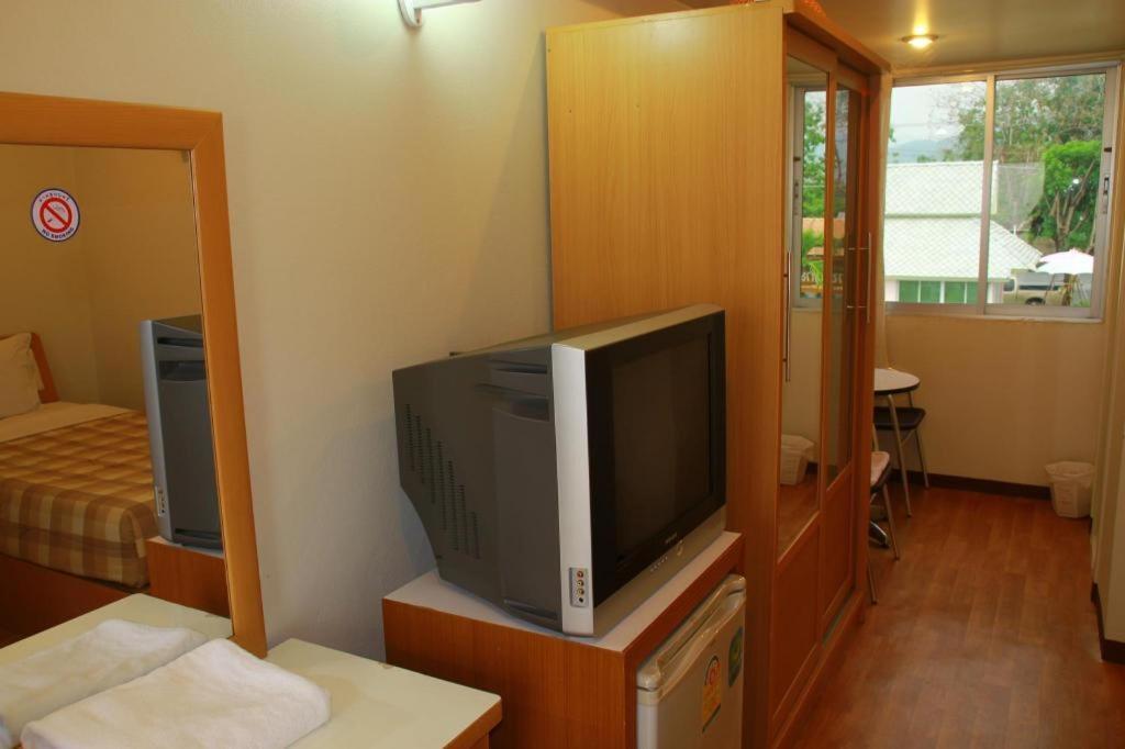 Ratchaphruek 2007 Hotel Chom Thong Ngoại thất bức ảnh