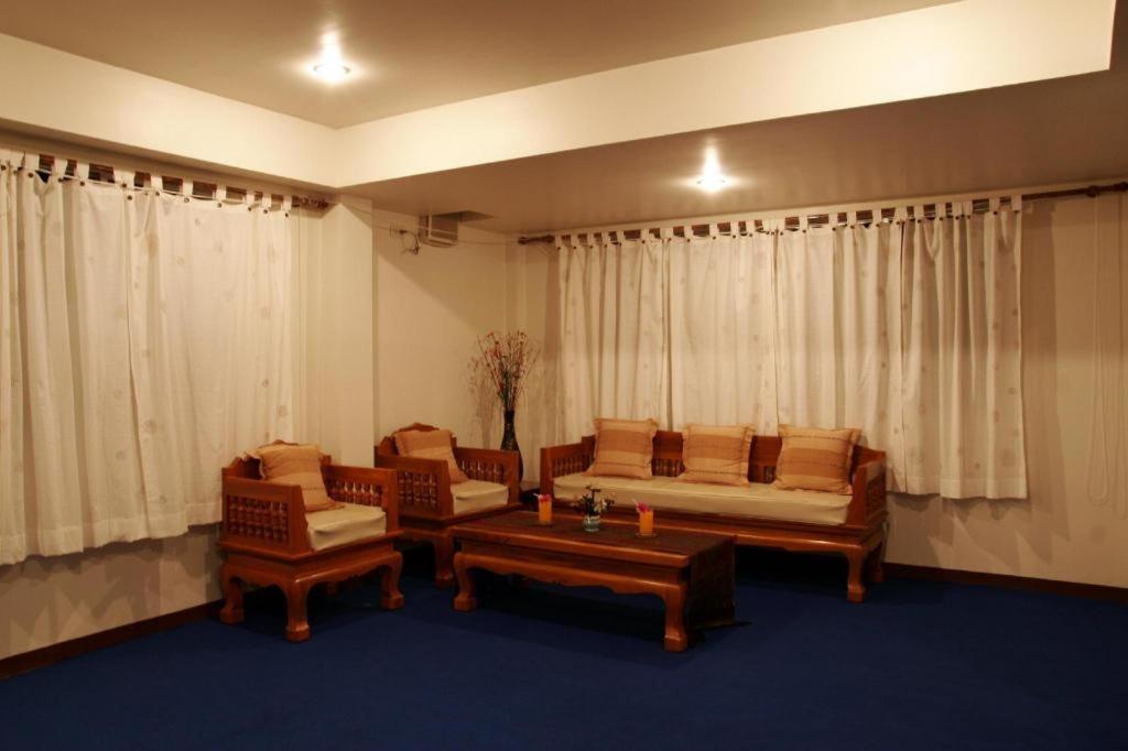 Ratchaphruek 2007 Hotel Chom Thong Ngoại thất bức ảnh